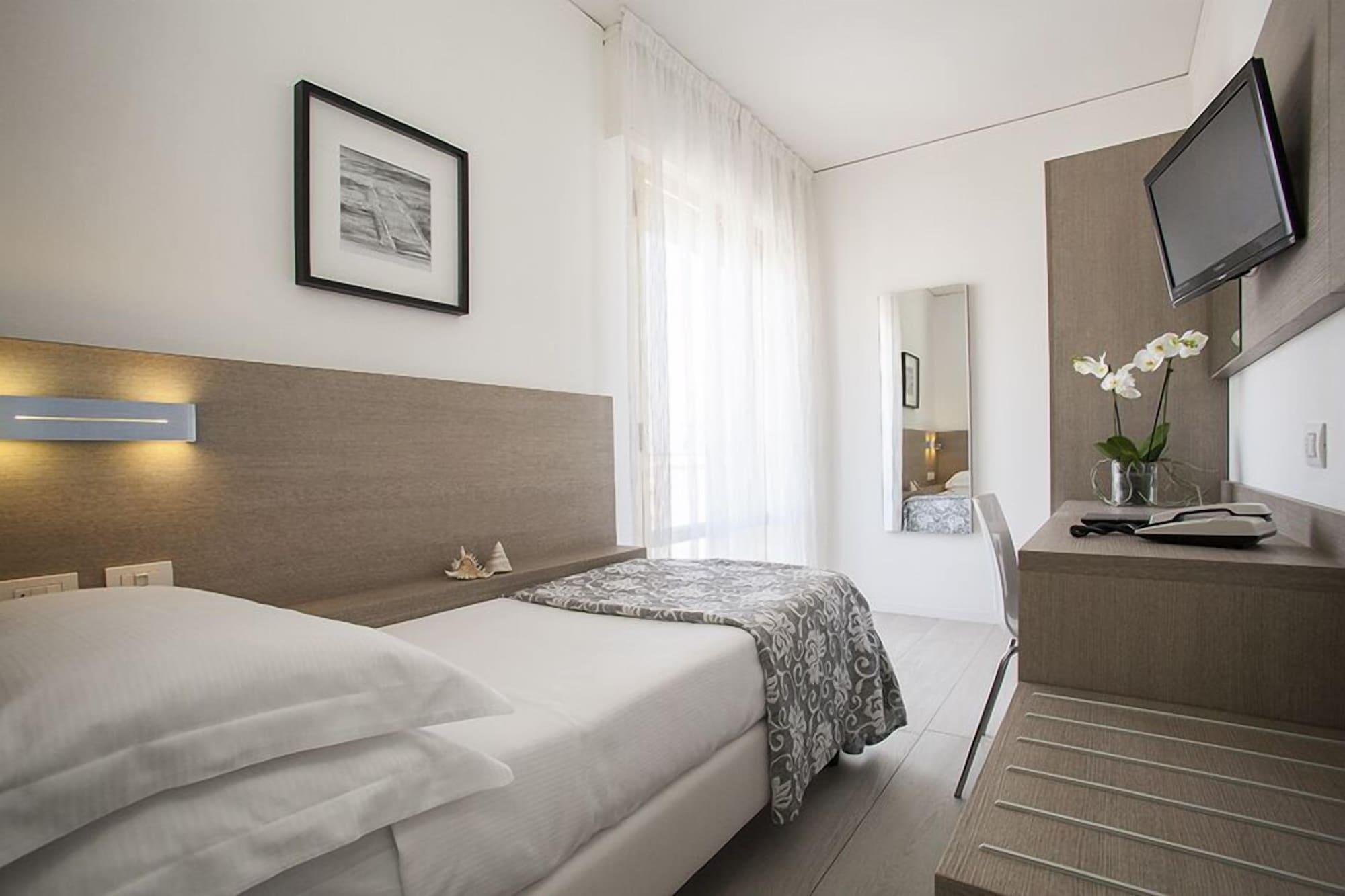 Imperial Palace Hotel 3*