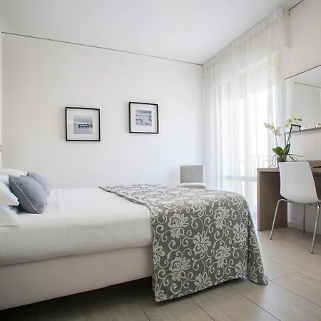 Imperial Palace 3*