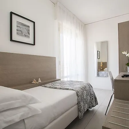Imperial Palace Hotel 3*